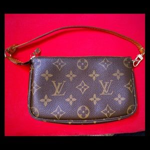 ❌SOLD ✨Authentic Louis Vuitton Pochette✨